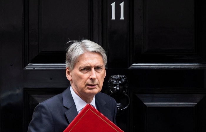 Philip-Hammond-and-red-book